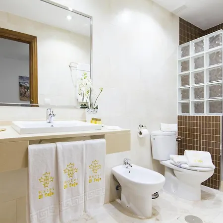 Апартаменти El Tajo & *